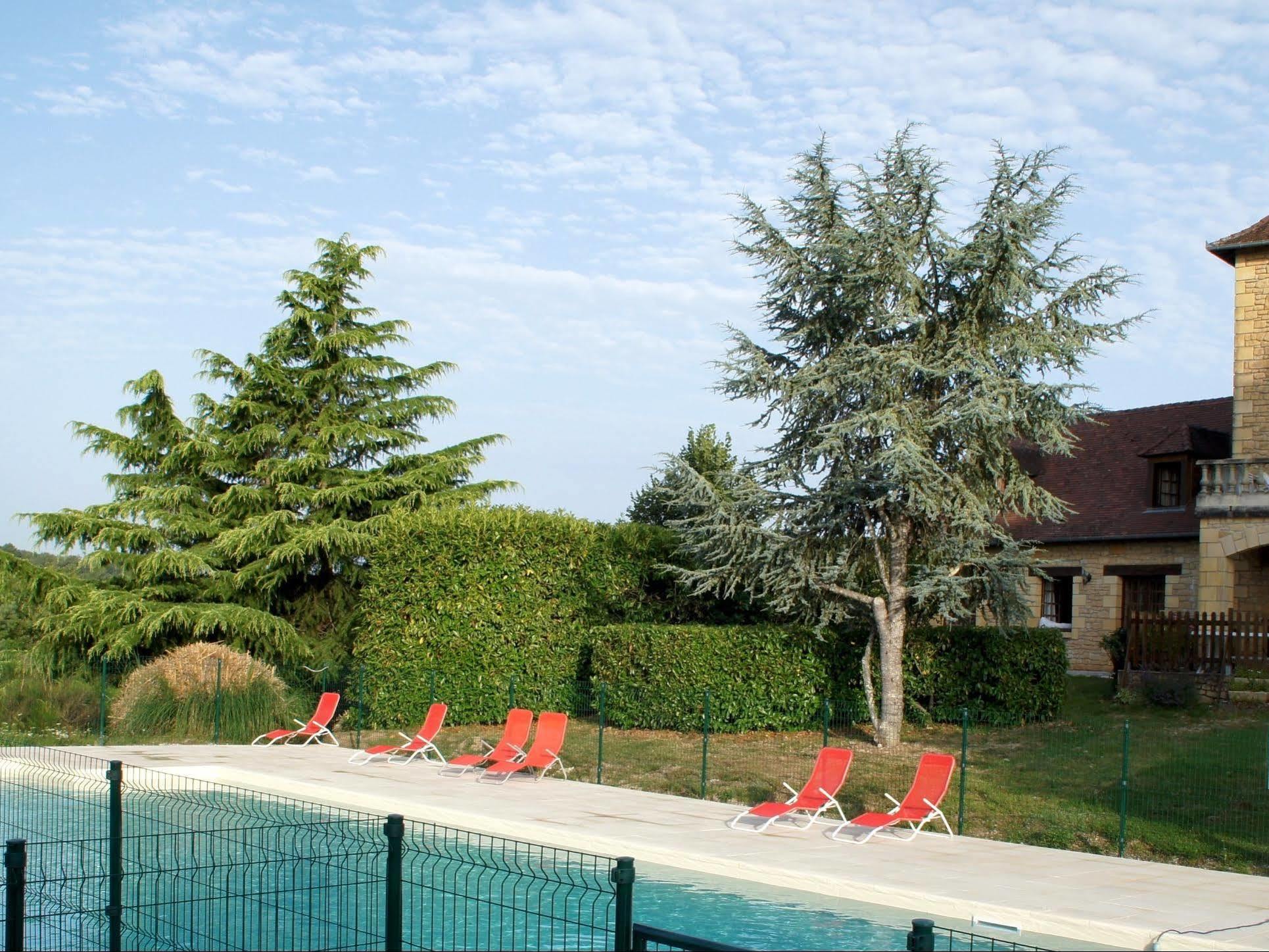 Logis Hotel-Restaurant Les Collines 59 Route Des Cretes Cublac Buitenkant foto